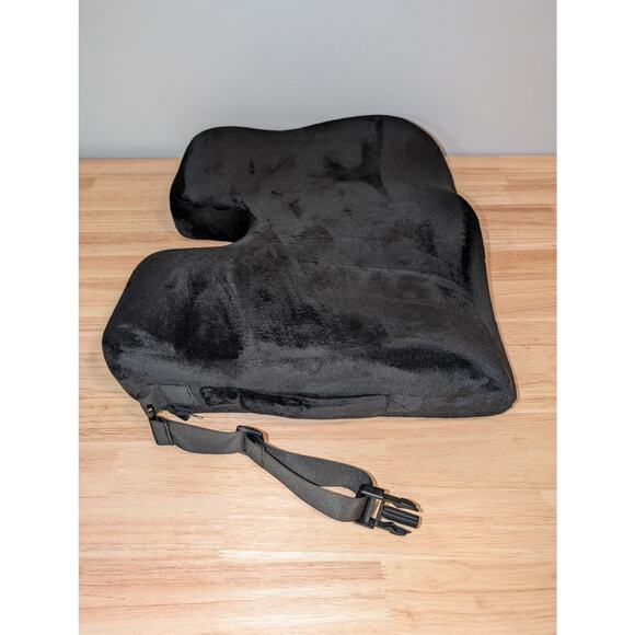 AUVON Ergonomic Anti-Slip Wheelchair Cushion w/ High Front to Prevent Sliding - Picture 3 of 7
